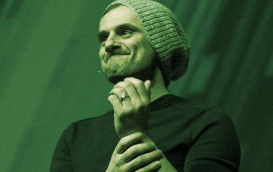 Gary Vaynerchuck-Backed Swoops Raises $3.5 Million for NFT Basketball Game