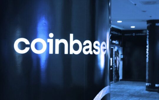 Coinbase Embodies ‘Predatory Junkyard That Is Crypto’: Enron Short-Seller Jim Chanos