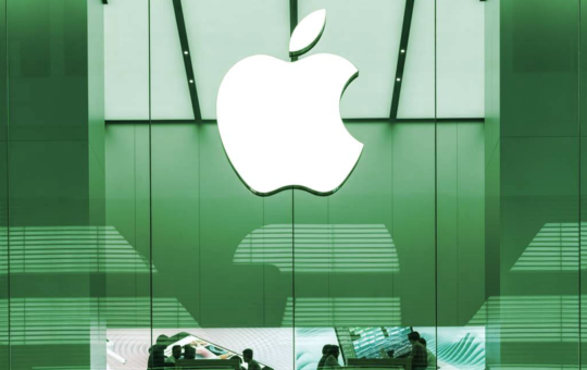 Apple Plans to Allow External iOS Apps in Potential Boon for Crypto, NFTs