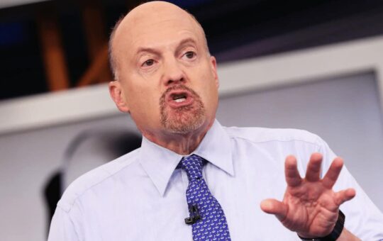 Bull Market Signal? Jim Cramer Advises Crypto Investors to Sell