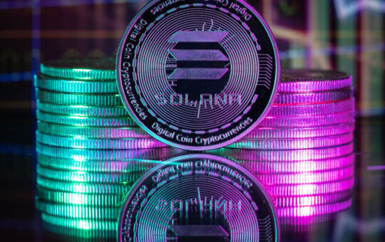 Solana Soars 12% Overnight as Crypto Market Recoups $43 Billion