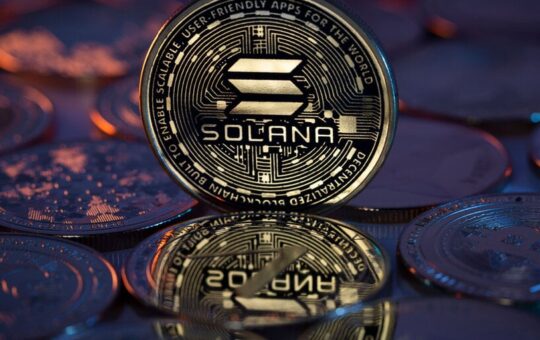 SOL Dips 4% Following Solana Network Outage