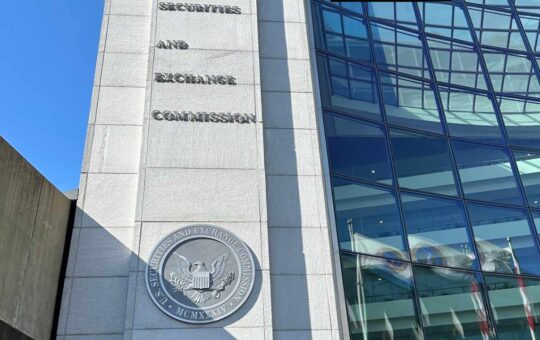 Gary Gensler Quietly Sets Aggressive Crypto Crackdown in Motion Before Leaving, Warns Former SEC Official