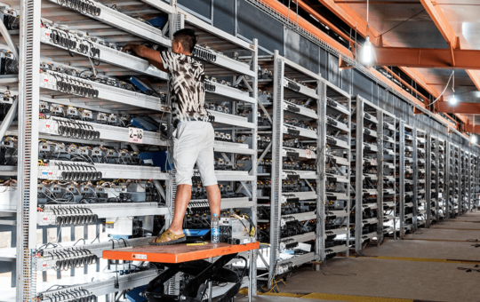 Bitcoin Mining Tightens: Difficulty Hits 110.45 Trillion Amid Revenue Slump