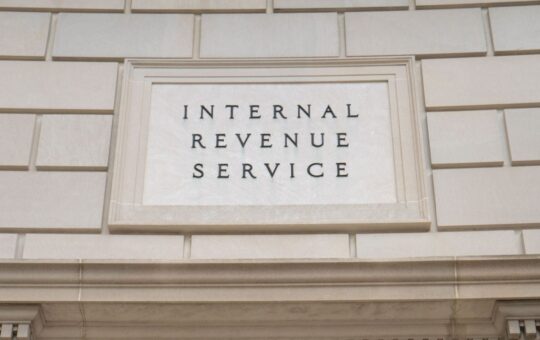 US Lawmakers Unite to Block IRS Rule Threatening Defi and Crypto Innovation