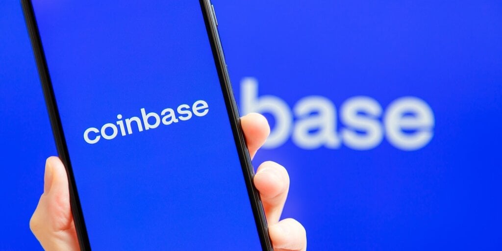 Coinbase CLO Slams FDIC for 'Absurd' Delays in Crypto Debanking Records Lawsuit