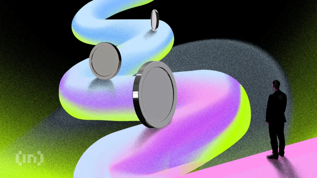 Should Investors Buy Low-Cap Altcoins in Q3 2025? Analysts Weigh In