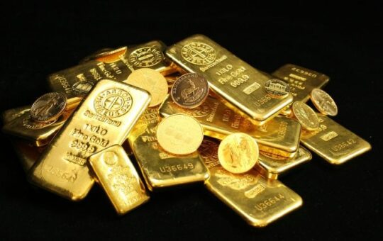 Spot gold reaches record high of $3,833 with nearly 2% gain